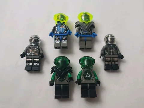 Lego Space Insectoids Minifigure Lot Of 6