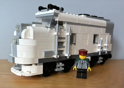 Lego Train Custom 10020 EMD F7 Like Locomotive Engine MOC