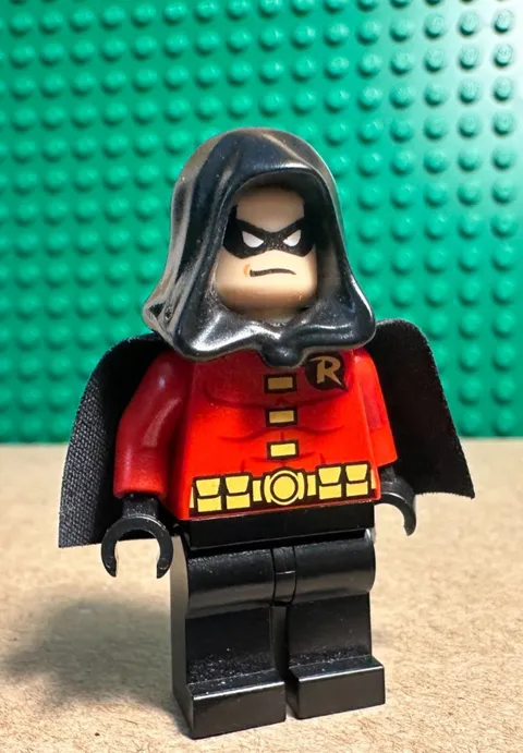 Lego Arkham Robin Minifigure sh0059 10937 black hood and cape DC Super Heroes