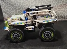 LEGO TECHNIC: Police Interceptor (42047)