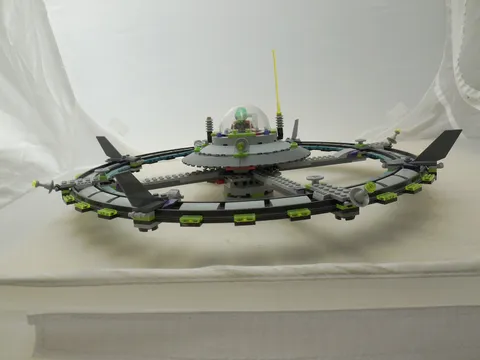 LEGO Alien Conquest Mothership 7065  with sound brick