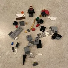 LEGO Nightwing Minifigure Red Eye DC Super Heroes Batman 76011 H30 Incomplete