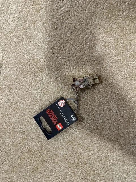 NWT Lego Stranger Things Demogorgon Minifigure Keychain 854197
