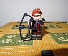 Lego Marvel Minifigure Hawkeye - Black  w/ Compound Bow, Avengers mini figure