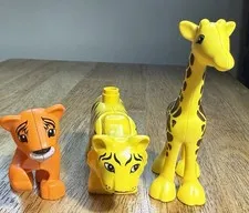 12 Lego Duplo Wild Zoo Animals And Farm Animals - Giraffe, Tigers, Chicken, Cow