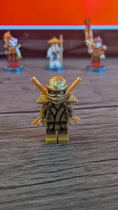 LEGO Ninjago Minifigure – Lloyd Golden Ninja, The Final Battle (njo521)
