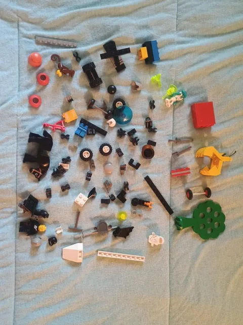 Vintage LEGO Mixed Lot Classic Space Minifig Fabuland Tree Horse Monkey 70+ Pc