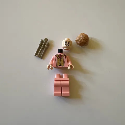 LEGO Gilderoy Lockhart Warm Pink Suit Minifigure New Exclusive from Set 76473