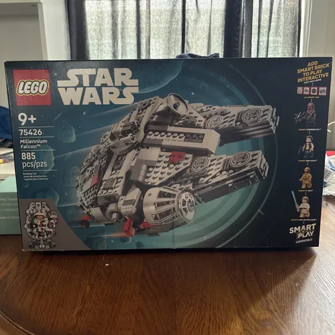 LEGO Star Wars: Millennium Falcon (75426) 885 Pieces New Sealed