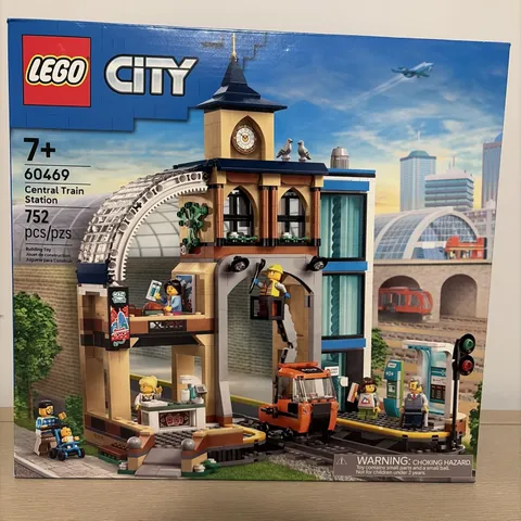 LEGO City Central Train Station Set Brand New Unopened (60469)