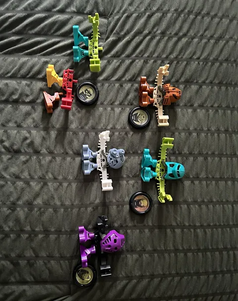LEGO BIONICLE McToran Matoran figure lot w/ discs-tohunga