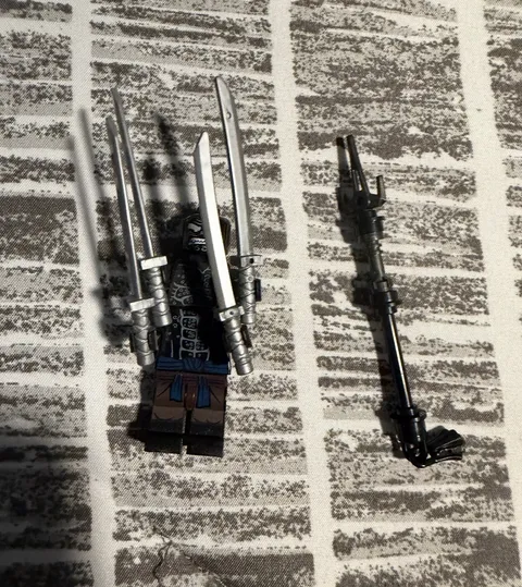 LEGO Ninjago Lord Garmadon 4 Arms 4 Silver Katanas Minifigure