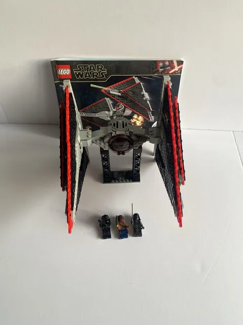LEGO Star Wars: Sith Tie Fighter (75272) - Complete With Minifigs & Instructions