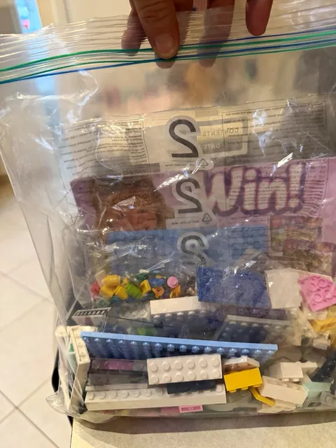 LEGO Friends 41007 Heartlake Pet Salon w/ Instructions Retired