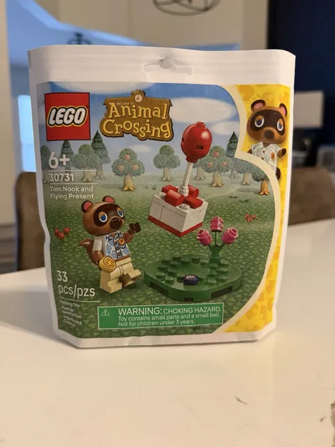 LEGO  Animal Crossing Tom Nook and Flying Present Paper Bag 30731 SEALED New
