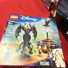 LEGO Disney Villains Maleficent's and Cruella De Vil's Dresses 43262