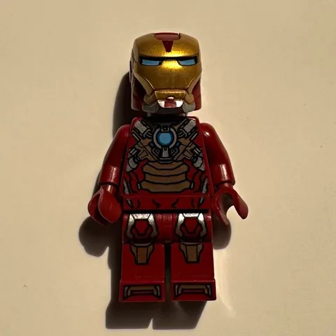 LEGO Marvel Superhero Iron Man Mark 17 Heart-Breaker Suit Minifigure
