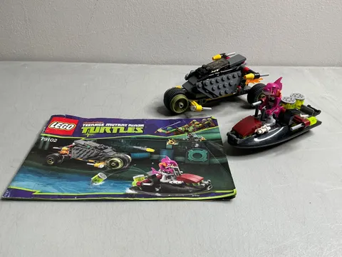 Lego Teenage Mutant Ninja Turtles Stealth Shell in Pursuit 79102 PRE-BUILT