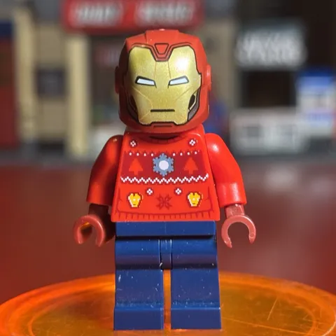 Tony Stark Christmas Sweater LEGO Super Heroes Avengers MiniFigure 76196 Advent