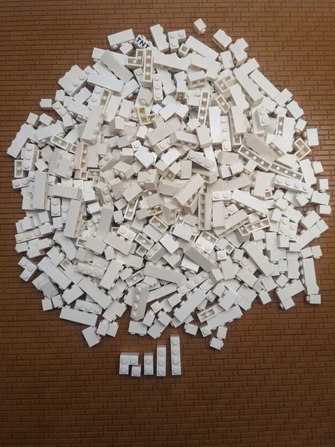 LEGO Bricks 475pcs Bulk Lot 1x1 1x2 1x3 1x4 2x2 Corner Cleaned MOC White
