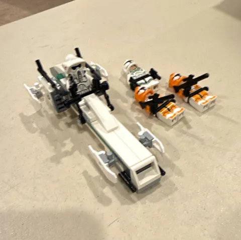 LEGO Star Wars Clone Trooper Minifigure Lot w/ White Speeder & Weapons, 4pc