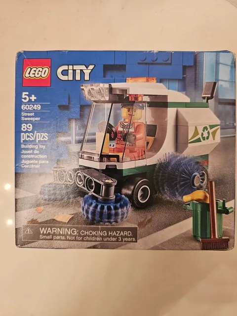 LEGO 60249 City Street Sweeper 89 Pcs 1 Mini Fig & A Banana New Sealed Retired 