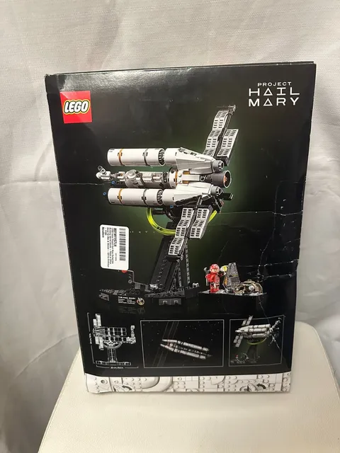 New LEGO Icons Project Hail Mary The Hail Mary Set 11389 830 pcs 18+ Damage Box