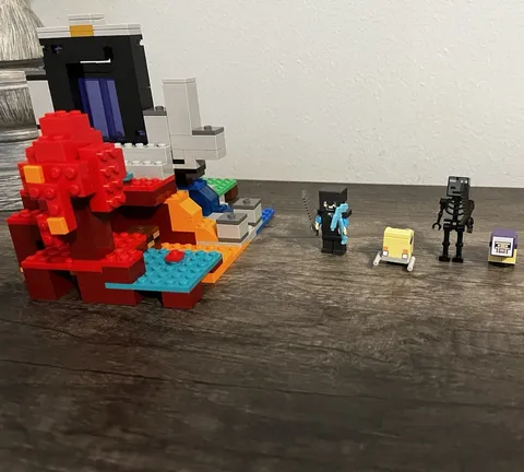 LEGO Minecraft Minifigure Lot Enderman Skeleton & Shulker Plastic Age 8+