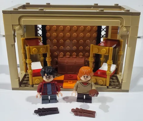 LEGO 40452 Harry Potter Hogwarts Gryffindor Dorms with Wizard Cards New