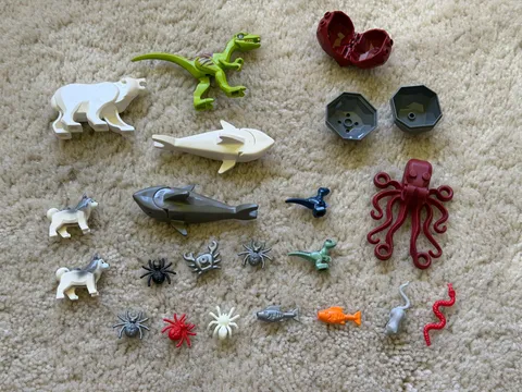 Lego Animal Lot spiders, sharks, dinosaurs, octopus, and a Bear!!