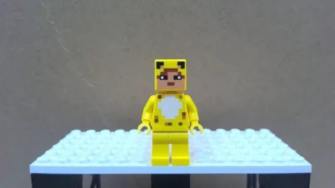 LEGO Minifigure Minecraft min107 Ocelot