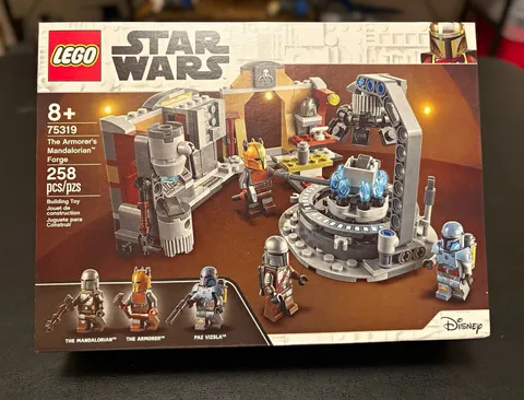 LEGO Star Wars The Armorer's Mandalorian Forge