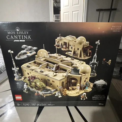 LEGO Star Wars Mos Eisley Cantina 75290 Master Builder Series 3187 pcs