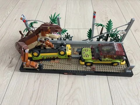 LEGO Jurassic World 75933 T. rex Breakout (Disassembled)