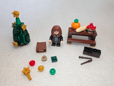 Lego Harry Potter Hermione Granger Mini Figure Holiday Feast Advent Calendar Set