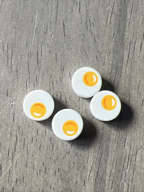 LEGO 98138pb088 White Tile, Round 1 x 1 with Egg Yolk Pattern 4 Pieces