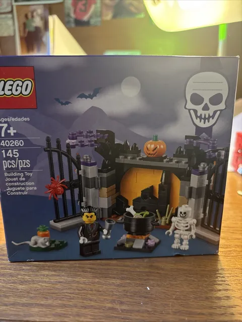 LEGO 40260 Halloween Haunt set Brand New Sealed 145 pcs 2017 Skeleton Pumpkin