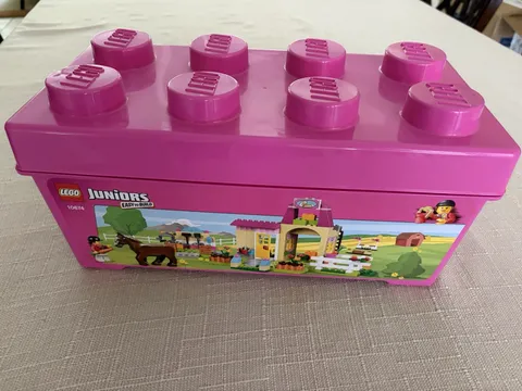 LEGO Juniors 10674 Pony Farm Pink Storage Box Mixed LEGO Friends Lot & Animals 