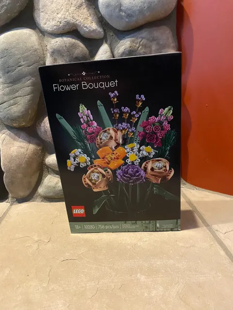 Lego FLOWER BOUQUET Set 10280 Sealed
