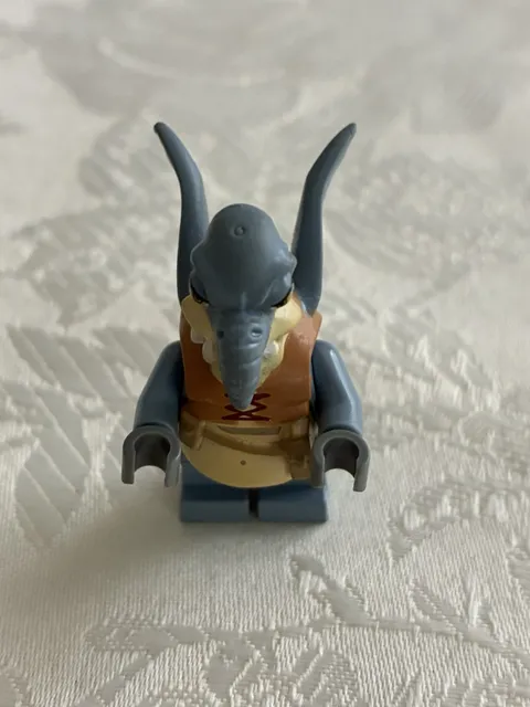 Watto - Sand Blue, Printed Head, Dark Bluish Gray Hands SW0325 from set 7962.