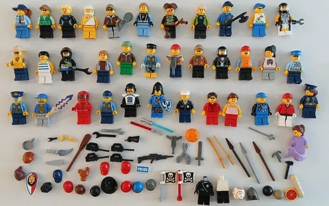 LEGO Minifigures Lot of 36 with accessories and extras. Vintage 90's to Modern. 