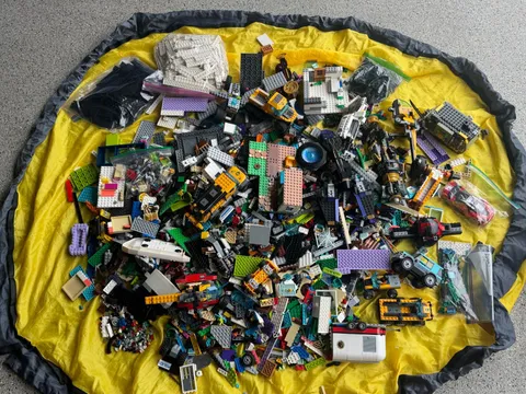 21 LB Genuine LEGO Bulk Lot Mixed Bricks Parts Vehicles Pieces Partial Builds