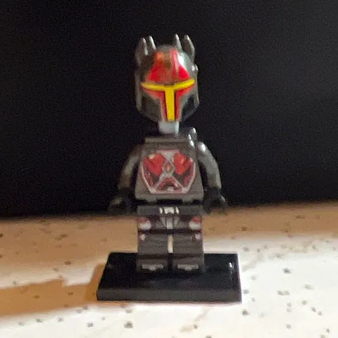 LEGO Star Wars Mandalorian Minifigure w/ Helmet, Blaster & Display Stand