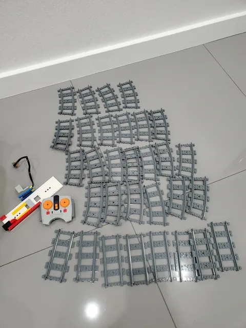 Legos Lot Train Tracks 34 Pieces Straight Curved Controller Battery