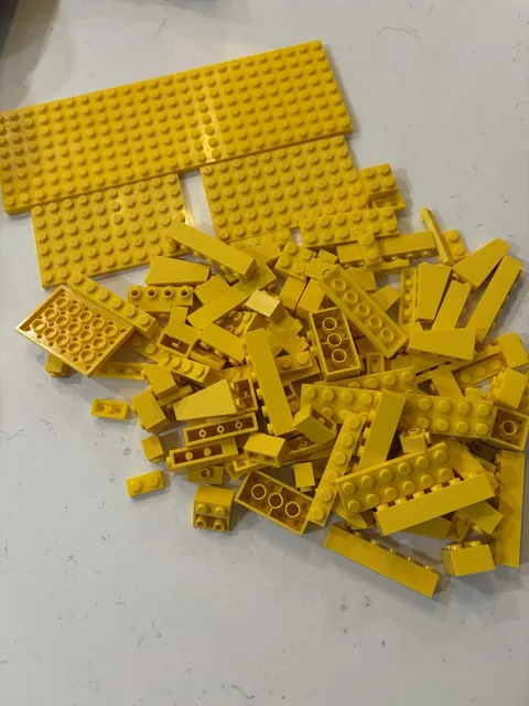 LEGO Yellow Lot Mixed Bricks 120+ 1x1 2x6 Plates Special Etc - See Desc