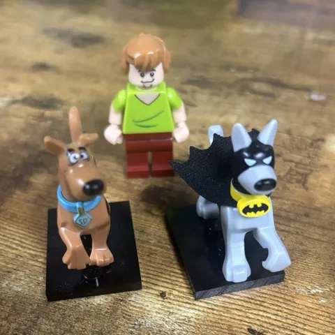 LEGO Minifigures Shaggy Rogers w/ Scooby-Doo Dog Figure Lot (3 pcs)