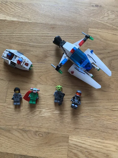 Lego Space Police Raid and Squidman Escape 5969 5981 Mostly Complete