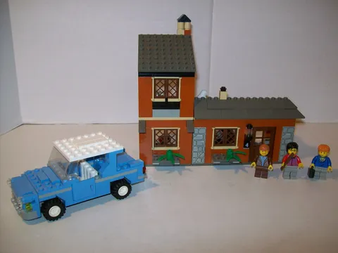 Lego 4728 Harry Potter ESCAPE FROM PRIVET DRIVE 100% Complete w/Instructions