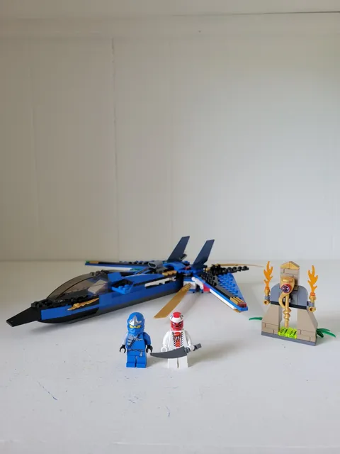 LEGO NINJAGO: Jay's Storm Fighter (9442) Good Condition. Includes Minifigures 
