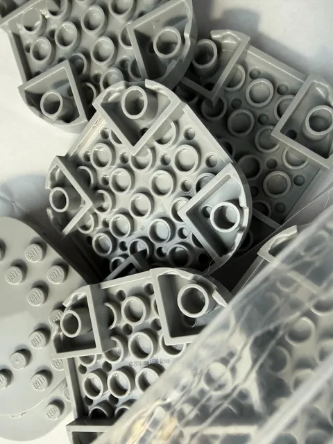 LEGO NEW-#66789-LIGHT BLUISH GREY-PLATE MOD/ 6 X 6/RNDED CORNERS/4 FEET-5 PIECES
